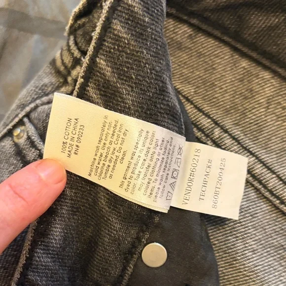 PacSun Distressed Charcoal Women's mom Straight Leg Jeans - Picture 3 of 3